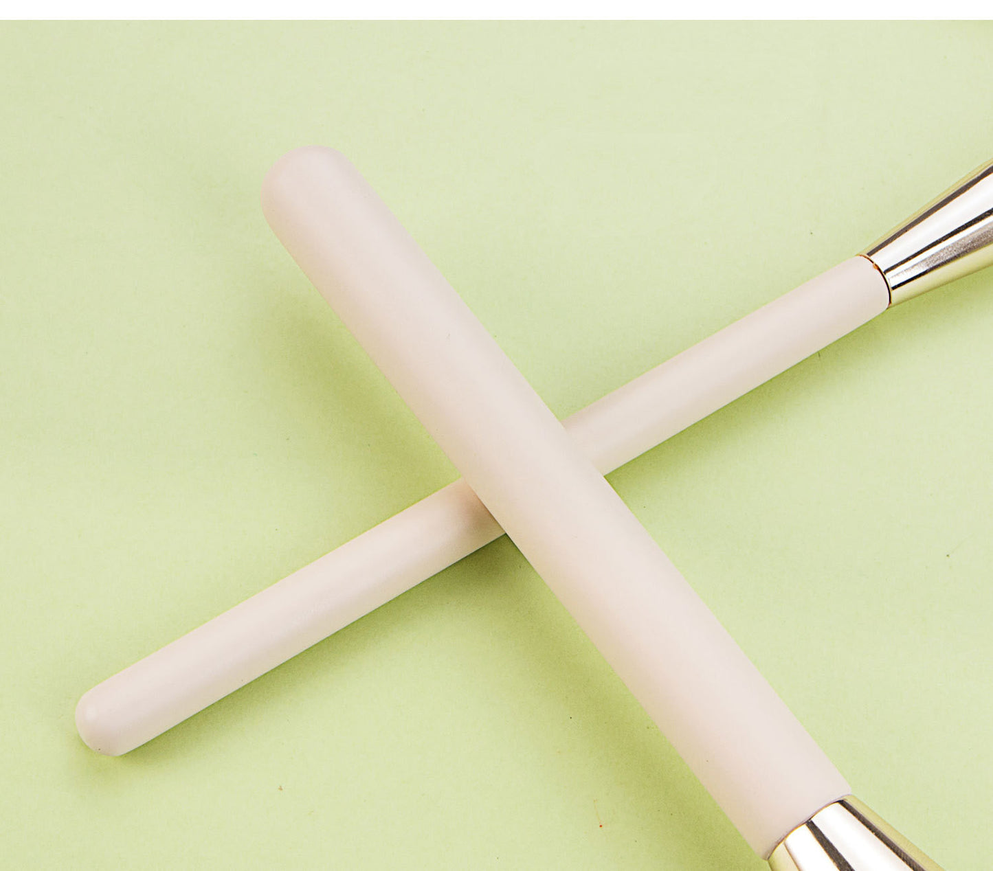 New Cosmetic Brush Fingertip Concealer