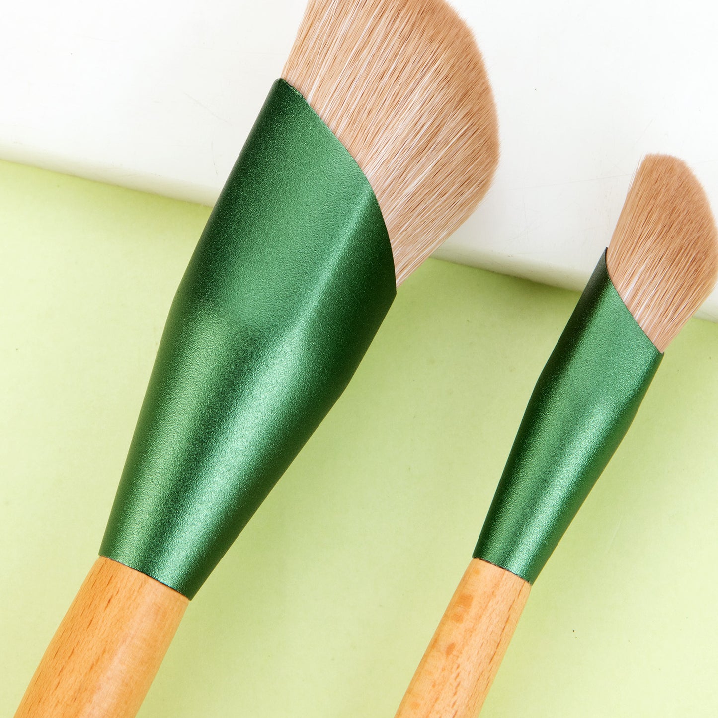 New Cosmetic Brush Fingertip Concealer