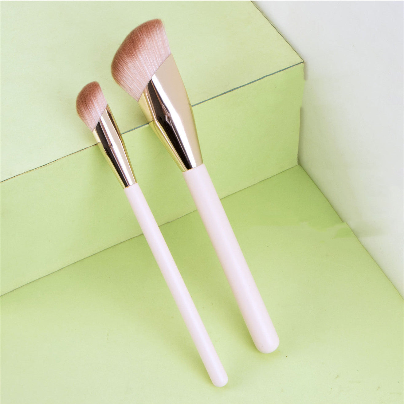 New Cosmetic Brush Fingertip Concealer
